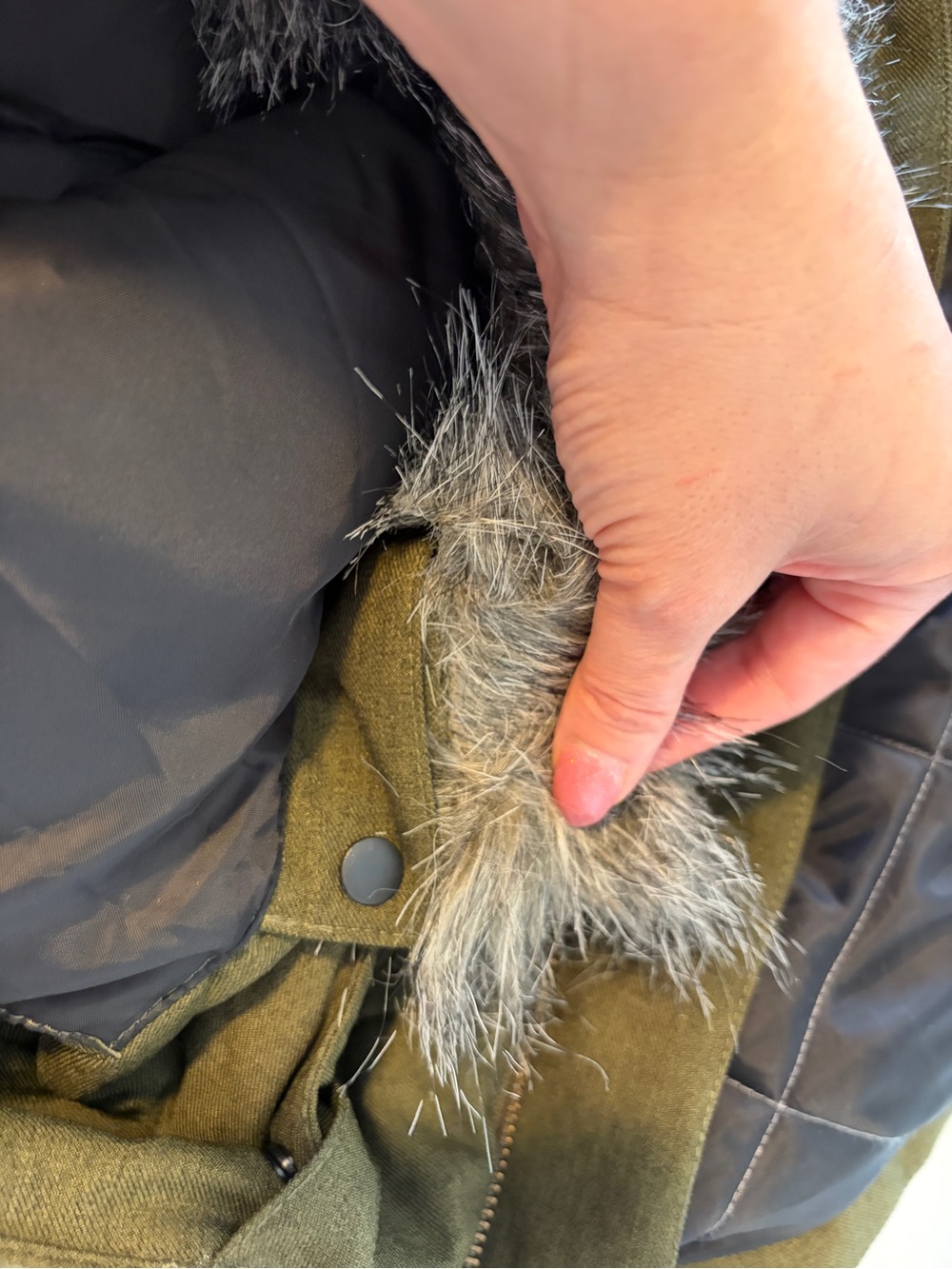 Roots Olive Green Women’s Quilted Hooded Puffer Coat - Picture 8 of 10